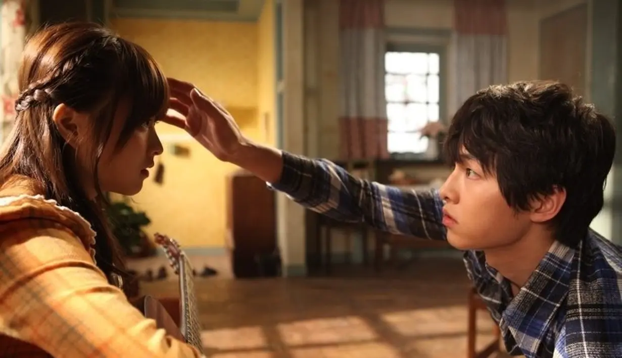 Song Joong Ki dalam A Werewolf Boy. (Foto: CJ Entertainment via Soompi)