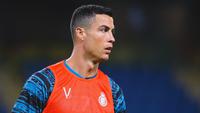 Pemain Al Nassr, Cristiano Ronaldo melakukan latihan menjelang laga debutnya di Liga Pro Arab Saudi 2022/2023 melawan Al Ittifaq yang berlangsung di Mrsool Park, Minggu (22/01/2023) dini hari WIB. CR7 sebelumnya harus absen dalam dua laga Al Nassr karena terkena sanksi yang didapat dari Manchester United. (Twitter/@AlNassrFC)