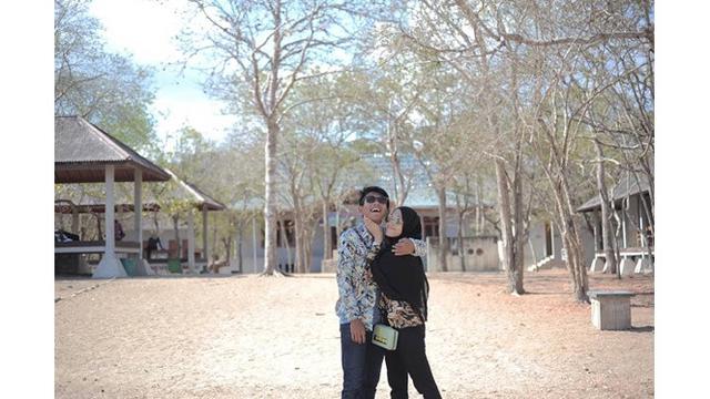 6 Momen Mesra Angga Putra Anak Langit bersama sang Istri Setelah Menikah