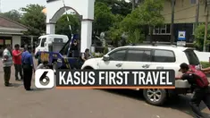 Sejumlah kendaraan milik PT First Travel siang tadi dipindahkan Kejaksaan Negeri Depok. Selama ini, mobil milik PT First Travel disimpan di Kejaksaan Negeri Depok semasa persidangan berjalan.