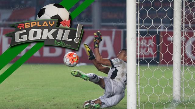 Video aksi kiper Sriwijaya FC, Teja Paku Alam, menangkap bola dengan kedua kakinya saat menang 2-1 atas Persija Jakarta.