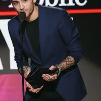 Lagu bertajuk ‘I Don’t Wanna Live Forever’ yang dinyanyikan oleh Zayn Malik dan Taylor Swift ini dengan cepat berada di urutan pertama setelah rilis. (AFP/Bintang.com)