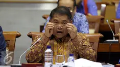 Menteri Komunikasi dan Informatika (Menkominfo) Rudiantara saat Rapat Kerja (Raker) dengan Komisi I DPR di Kompleks Parlemen, Senayan, Jakarta, Senin (3/10). (Liputan6.com/Johan Tallo)