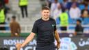 Steven Gerrard melanjutkan karier kepelatihannya di klub Arab Saudi, Al-Ettifaq. Keputusan Gerrard untuk menangani Al-Ettifaq membuat jumlah kekayaannya bertambah. Mantan kapten Liverpool tersebut mendapat bayaran sebesar 17,7 juta per tahun. (AFP/Fayez Nureldine)