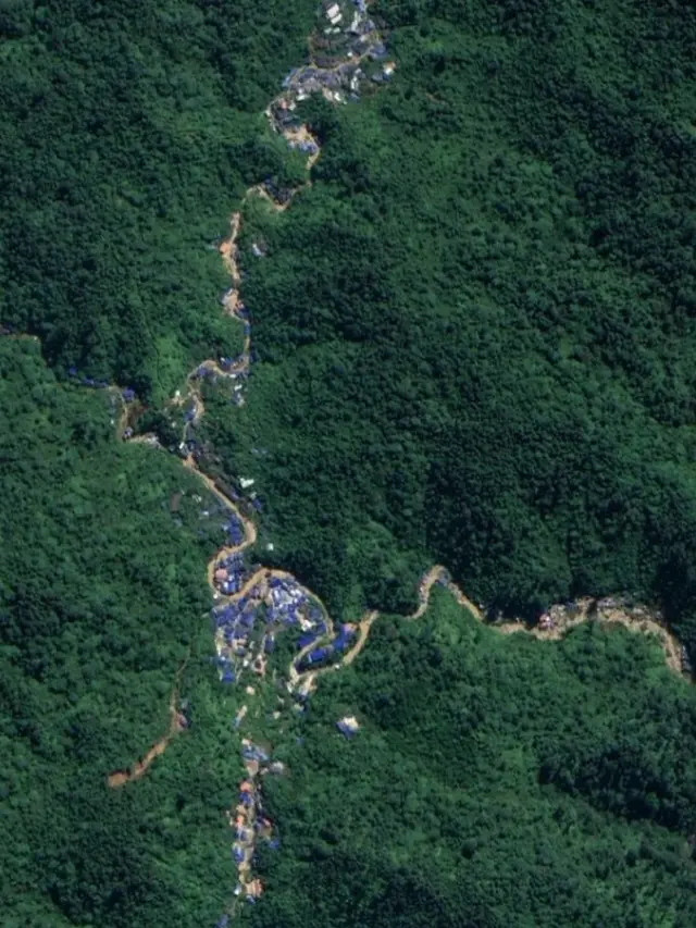 Penampakan deretan tenda biru di Taman Nasional Gunung Halimun Salak di aplikasi Google Map fitur Satelit. (Foto: Liputan6.com/Yandhi Deslatama)