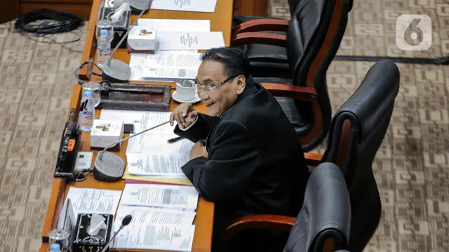 Menko Polhukam Mahfud MD Bersama DPR Bahas RUU Perubahan Tentang MK