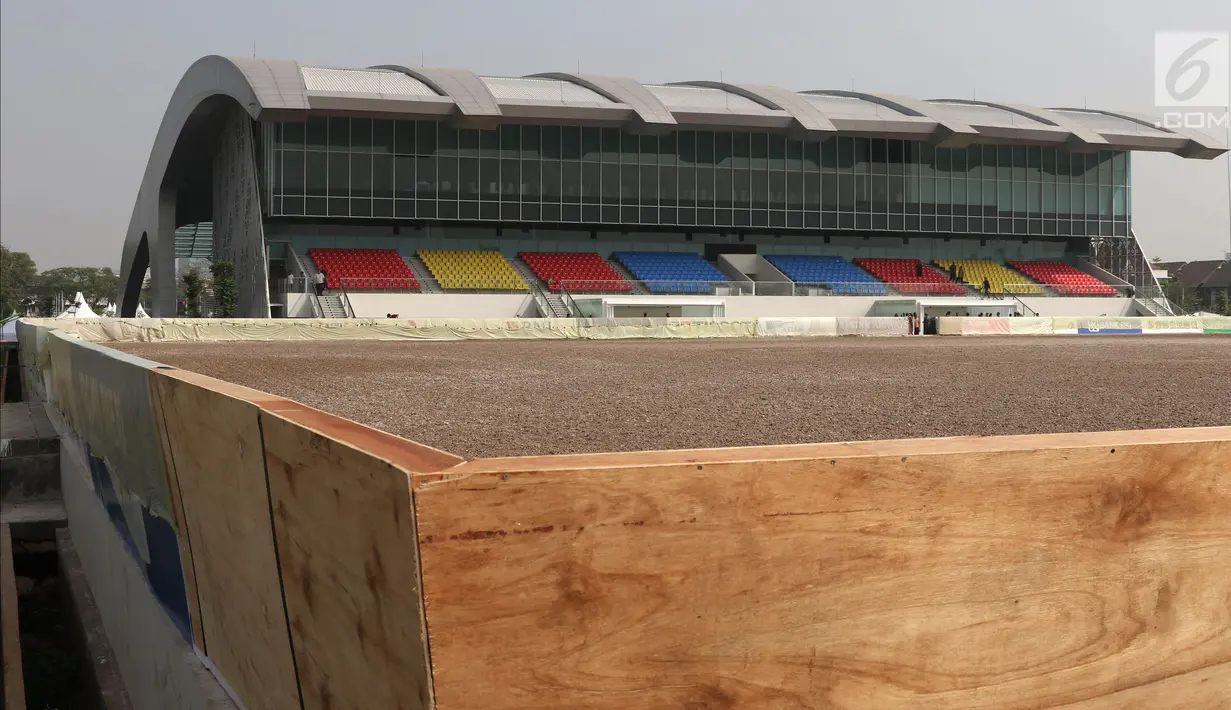 Kondisi tribun dan arena utama Jakarta International Equestrian Park Pulomas, Jakarta, Kamis (2/8). JIEPP akan menjadi venue tiga cabang equestrian Asian Games 2018. (Liputan6.com/Helmi Fithriansyah)