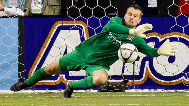 Foto: 5 Kiper Jagoan Mementahkan Eksekusi Penalti Terbanyak di Liga Inggris, termasuk Ben Foster dan Lukasz Fabianski