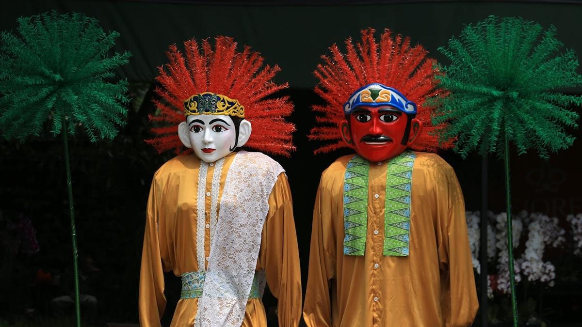 Mengenal Pantun Betawi, Ciri Khas, dan 27 Contohnya