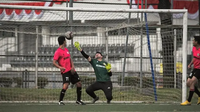 Bak Atlet Profesional, Ini Potret 7 Artis saat Bertanding Sepak Bola