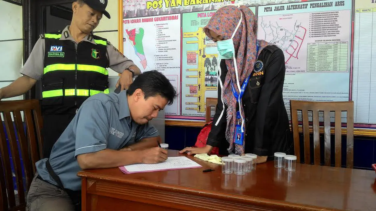 Jalani Tes Urine, Seorang Sopir Bus Positif Konsumsi Narkoba