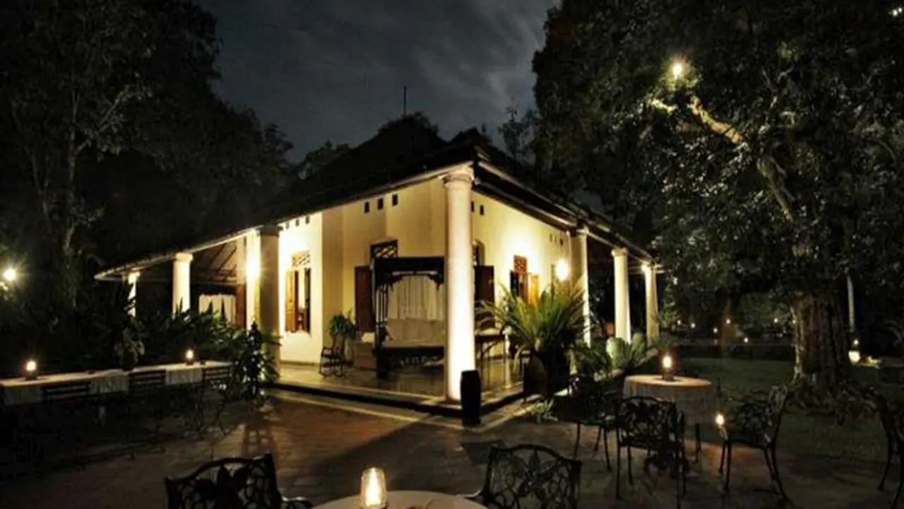Hotel Bangunan Tua Belanda