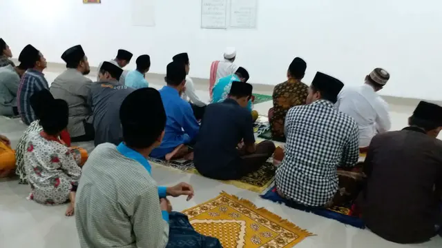 Tarawih Tercepat 23 Rakaat Dalam 7 Menit di Indramayu Alasannya Bikin Haru
