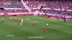 Barcelona harus puas hanya membawa pulang satu poin usai ditahan Sevilla 2-2 di Ramon Sanchez Pizjuan, Minggu (12/4/2015) dinihari WIB.