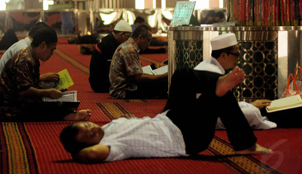 Di bulan suci Ramadan yang penuh berkah ini, banyak umat Islam yang memanfaatkannya untuk meningkatkan ibadah. (Liputan6.com/Faizal Fanani)