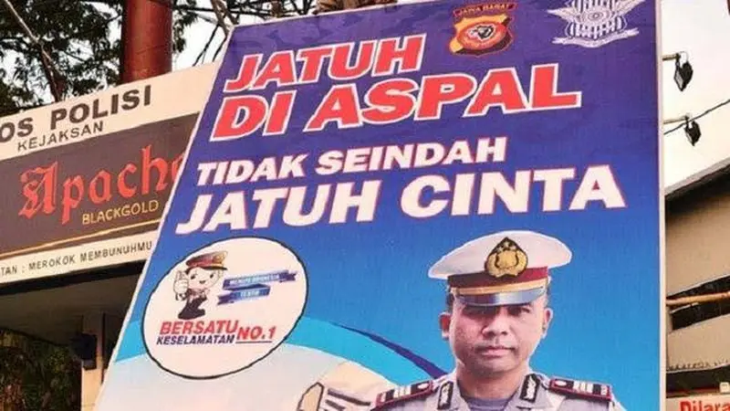 Cara Polisi Ingatkan Warga Agar Tertib Lalu Lintas Ini Kocak