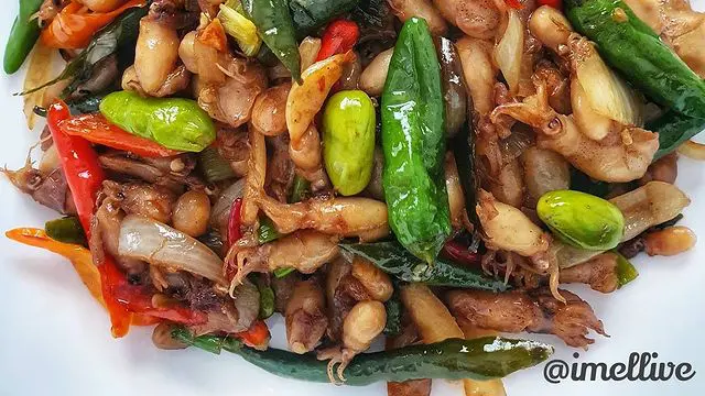 Sajian tumis cumi (IG imellive)