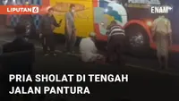 Diketahui, pria dari Gresik sholat di tengah jalan Pantura Manyar pada Kamis (10/08/2023). Pria tersebut kenakan atribut sholat lengkap beserta sajadah