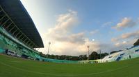 Penampakan Stadion Gajayana di Kota Malang yang hingga saat ini belum direnovasi. (Bola.com/Iwan Setiawan)