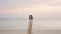 Prompt Gemini AI Foto Sendiri di Pantai yang Aesthetic dan Realistis. Foto: Gemini