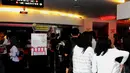 Para Cinemaholic mengantri untuk mendapatkan tiket nobar film "Rurouni Kenshin – Kyoto Inferno", Jakarta, Sabtu (13/9/2014) (Liputan6.com/Andrian M Tunay)