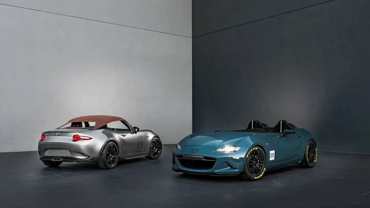 Mazda Perkenalkan Dua Mobil Konsep Ringan di SEMA 2015