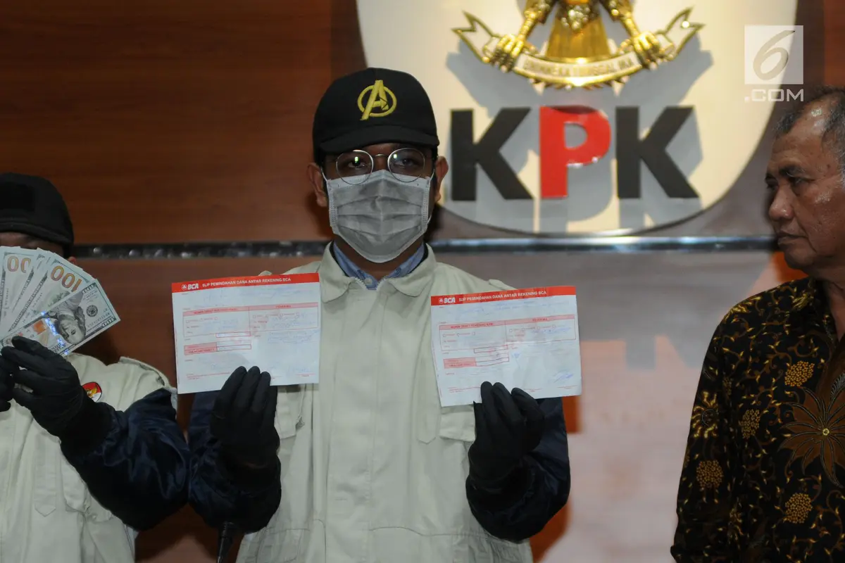 Barang Bukti Dugaan Korupsi Impor Bawang Putih