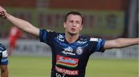 Gelandang Arema FC Balsa Bozovic. (Instagram)
