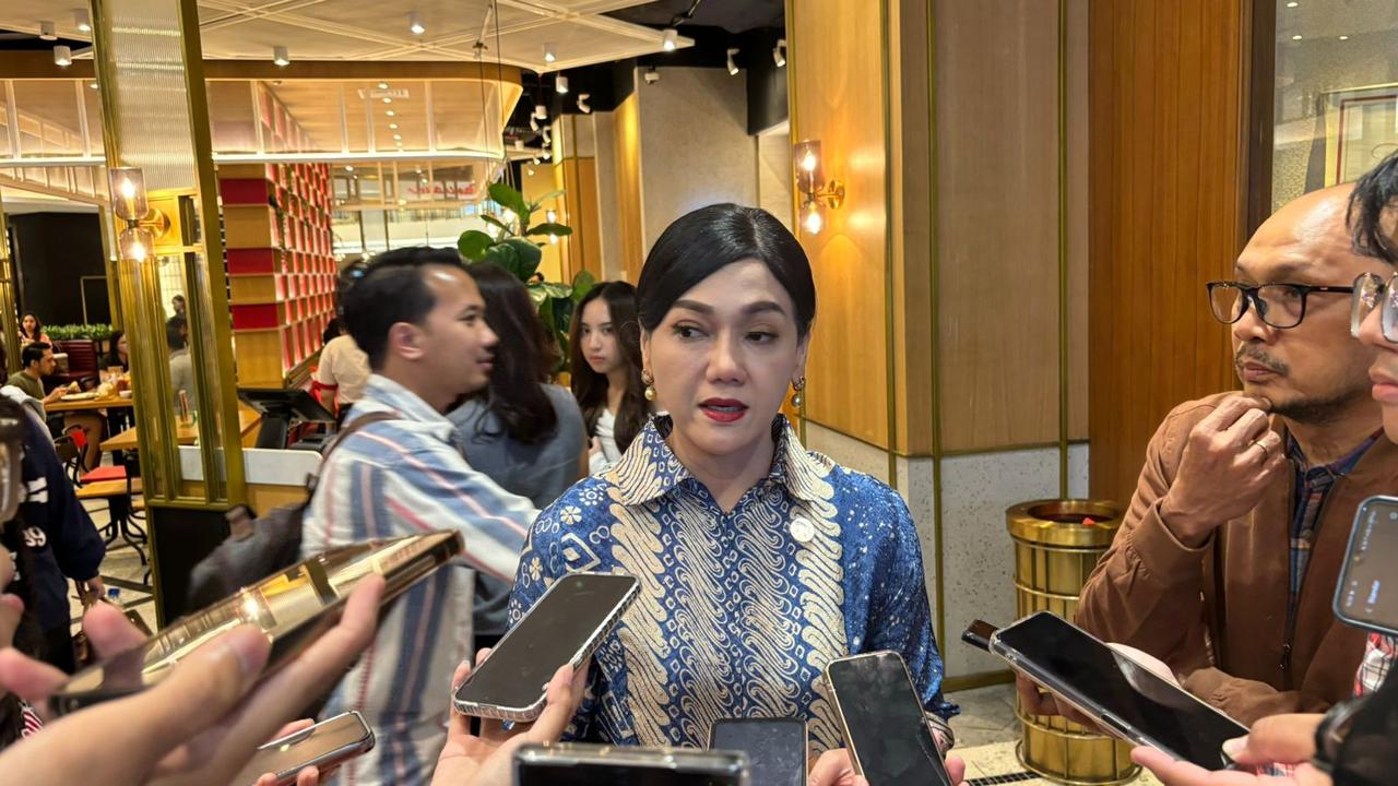 Kepala Eksekutif Pengawas Perilaku Pelaku Usaha Jasa Keuangan, Edukasi dan Pelindungan Konsumen OJK Friderica Widyasari Dewi angkat bicara mengenai rencana korban judi online bisa dapat bansos