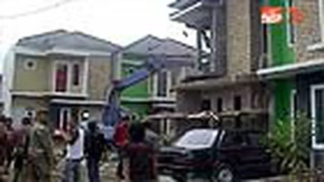 Ricuh, Eksekusi Pembongkaran Rumah Mewah
