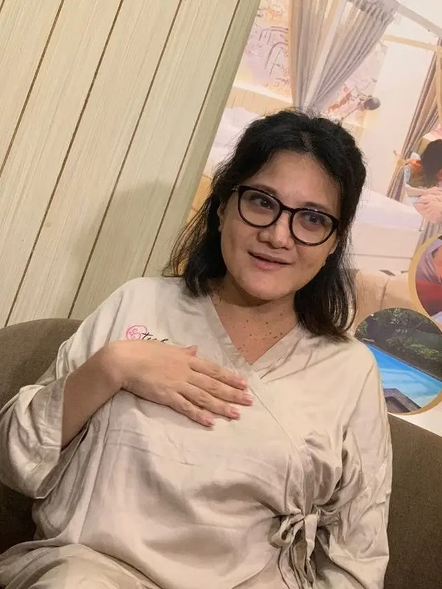 Kiki Amalia melahirkan di usia 42 tahun