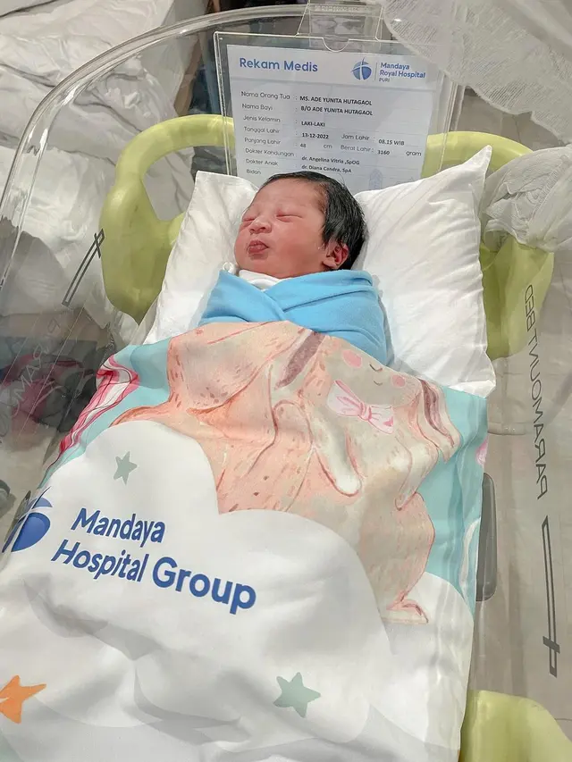Ade Yunita dan Fahmoy Kornet dikaruniai anak pertama (Foto: instagram @adeyunita)