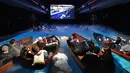 Bioskop di Paris ini merancang sebuah kolam renang menjadi sebuah studio pertunjukan seperti Para penonton film duduk di atas sampan-sampan yang berbaris rapi di atas kolam sehingga Anda akan merasa menyatu dengan cerita film. (wordpress.com)