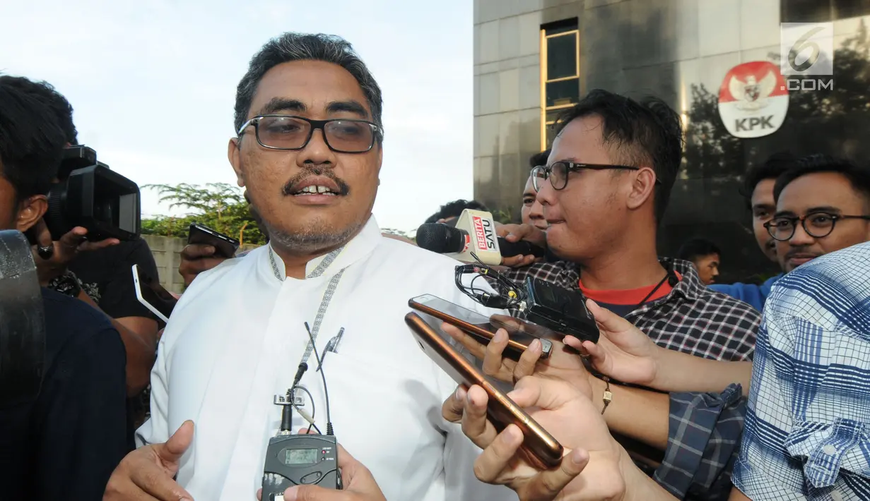 Mantan Wakil Ketua Banggar DPR Jazilul Fawaid usai menjalani pemeriksaan di Gedung KPK, Jakarta, Rabu (13/2). Jazilul diminta keterangan terkait pengetahuannya tentang proses anggaran. (Merdeka.com/DwiNarwoko)