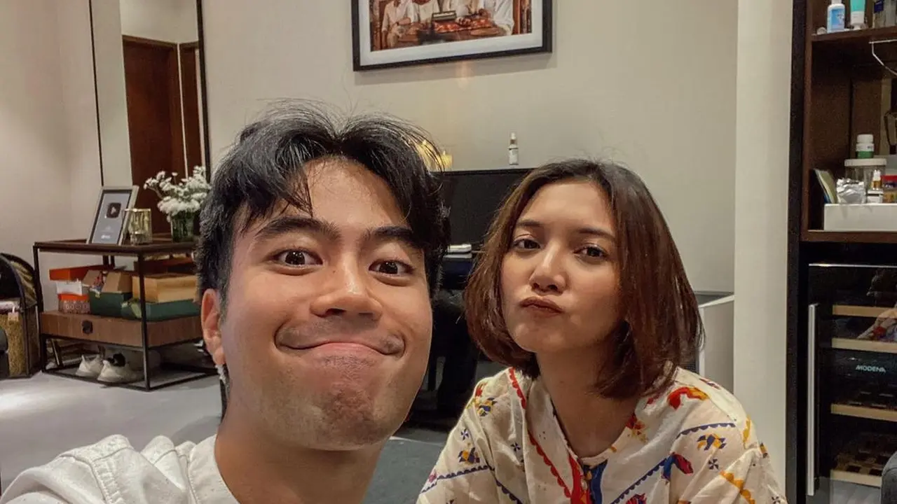 Vidi Aldiano Lamar Sheila Dara Aisha saat Ulang Tahun, Ini 7 Potret Kemesraaanya