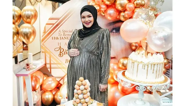 7 Potret Meriah Ulang Tahun Siti Nurhaliza Ke-42, Baby Bumpnya Jadi Sorotan