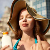 Manfaat menggunakan sunscreen. (c)artiemedvedev/Depositphotos.com