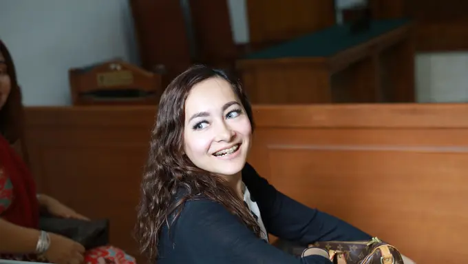 [Bintang] Dewi Rezer