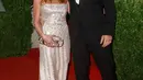 Jennifer Aniston dan John Mayer. Perbedaan usia: 9 tahun. Keduanya menjalin hubungan dari tahun 2008-2009. Akhirnya mereka memutuskan untuk berpisah lantaran John tidak ingin berkomitmen dalam hubungan. (AFP/Bintang.com)