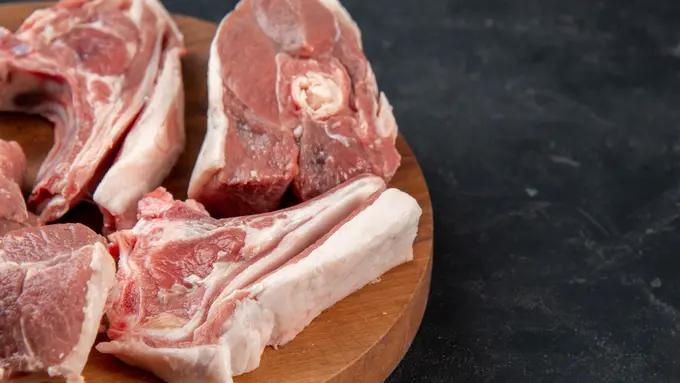 Daging Cepat Bau Meski Ditaruh Kulkas? Begini Cara Penyimpanan yang Benar agar Lebih Tahan Lama - Cover