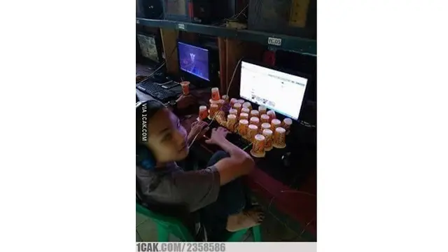 6 Kelakuan Konyol Orang Main Game Ini Bikin Kamu Geleng Kepala