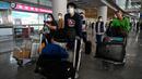 Suasana aula kedatangan untuk penerbangan internasional di Bandara Internasional Ibukota di Beijing, China, Selasa (14/3/2023). Pada Maret 2020, China untuk sementara melarang masuknya WN asing dengan visa dan izin tinggal yang sah dan berhenti mengeluarkan visa baru karena pandemi Covid-19.(Photo by Jade GAO / AFP)