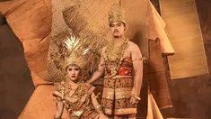 Kaesang Pangarep dan Erina Gudono sendiri diketahui menjalani pemotretan prewedding dengan berbagai tema. Pada awalnya, Kaesang dan Erina kompak mengunggah prewedding dengan jersey di Stadion Manahan, Solo. (Liputan6.com/IG/@riomotret)