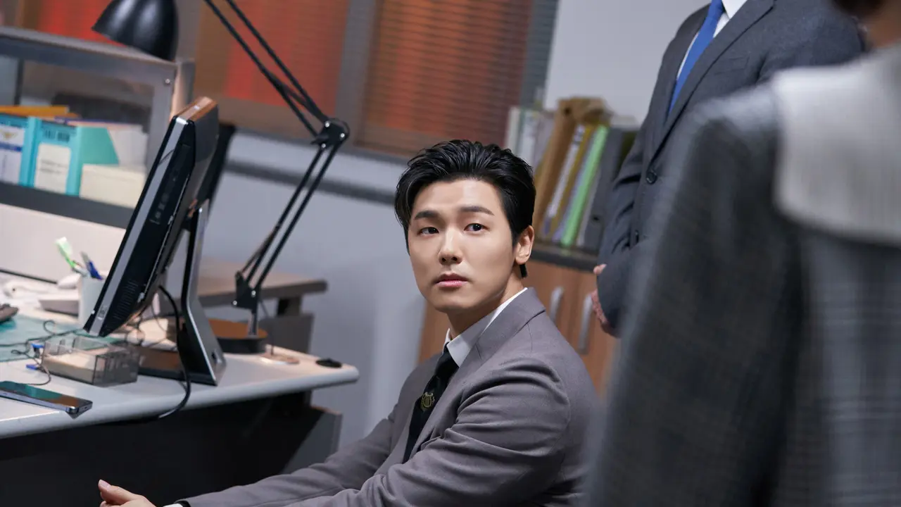 Kang Min Hyuk di serial drama Korea Celebrity. (Foto: Kim In Han/Netflix)