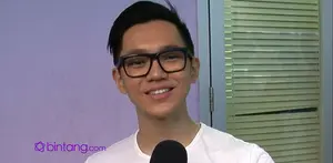 Parodi Ayu Ting-ting kini tengah menjadi perhatian di sosial media. Kelucuan dalam parodi yang membawakan lagu terbaru Ayu berjudul Sambalado, menarik perhatian Brandon untuk turut mengkomentari parodi tersebut.