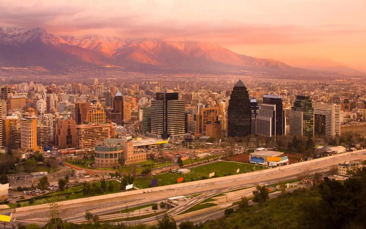 Santiago, Chile. (Sumber Foto: Telegraph)