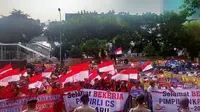 Sejumlah massa  mengelar aksi damai di depan Gedung Merah Putih  Komisi Pemberantasan Korupsi (KPK), Jakarta. (Foto: Liputan6/Rizki Putra Aslendra)