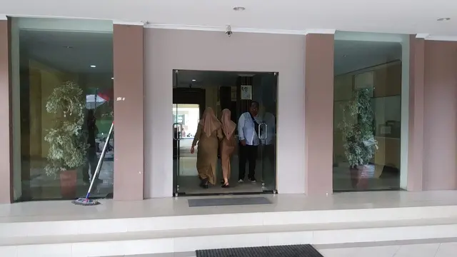 Listrik Kantor Bupati Gorontalo Utara diputus PLN gara-gara menunggak Rp81 juta. (Foto: Liputan6.com/Arfandi Ibrahim).