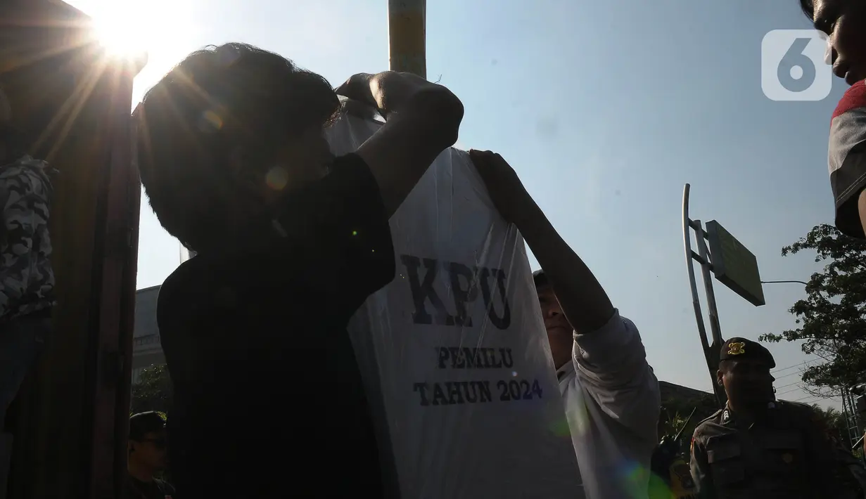 Penyebaran logistik ke seluruh wilayah di Kabupaten Kepulauan Seribu akan dilakukan pada 12-13 Februari 2024. (merdeka.com/Imam Buhori)