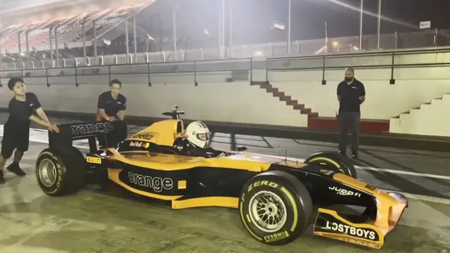 Tampil Keren, Ini 7 Gaya Christian Sugiono Jajal Mobil F1 di Dubai